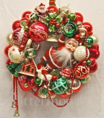 "Santa's Greeting" Wreath from Glittermoon Vintage Christmas